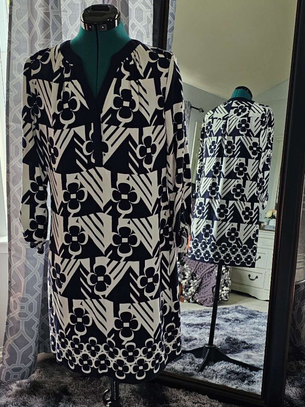 Crown & Ivy Navy & White Geometric Clover Print Dress – Size 6
